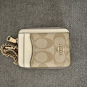 COACH C0058 WOMEN ZIP CARD CASE IN SIGNATURE CANVAS